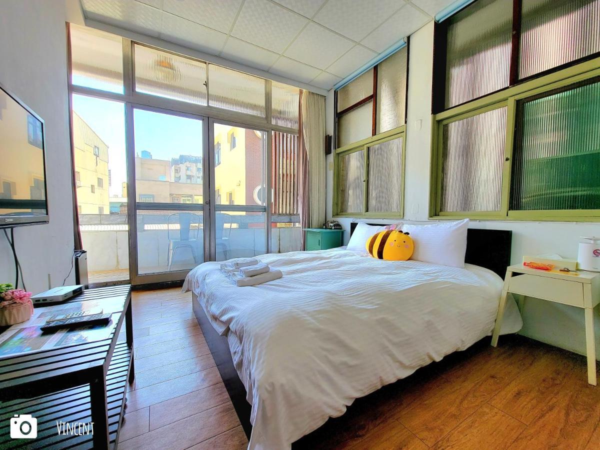 Honey House Tainan Bed and Breakfast Exteriör bild