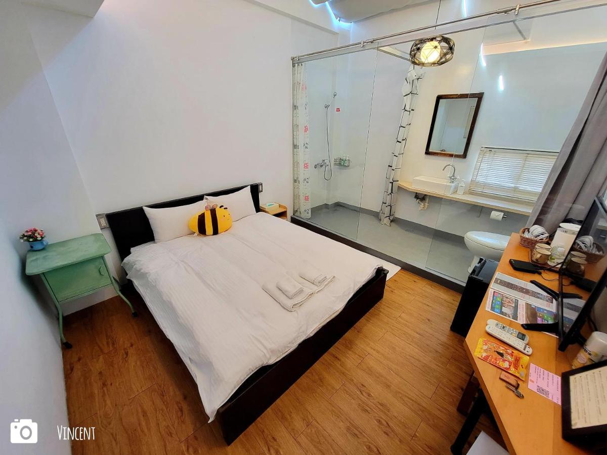 Honey House Tainan Bed and Breakfast Exteriör bild