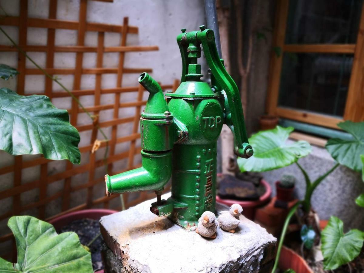 Honey House Tainan Bed and Breakfast Exteriör bild