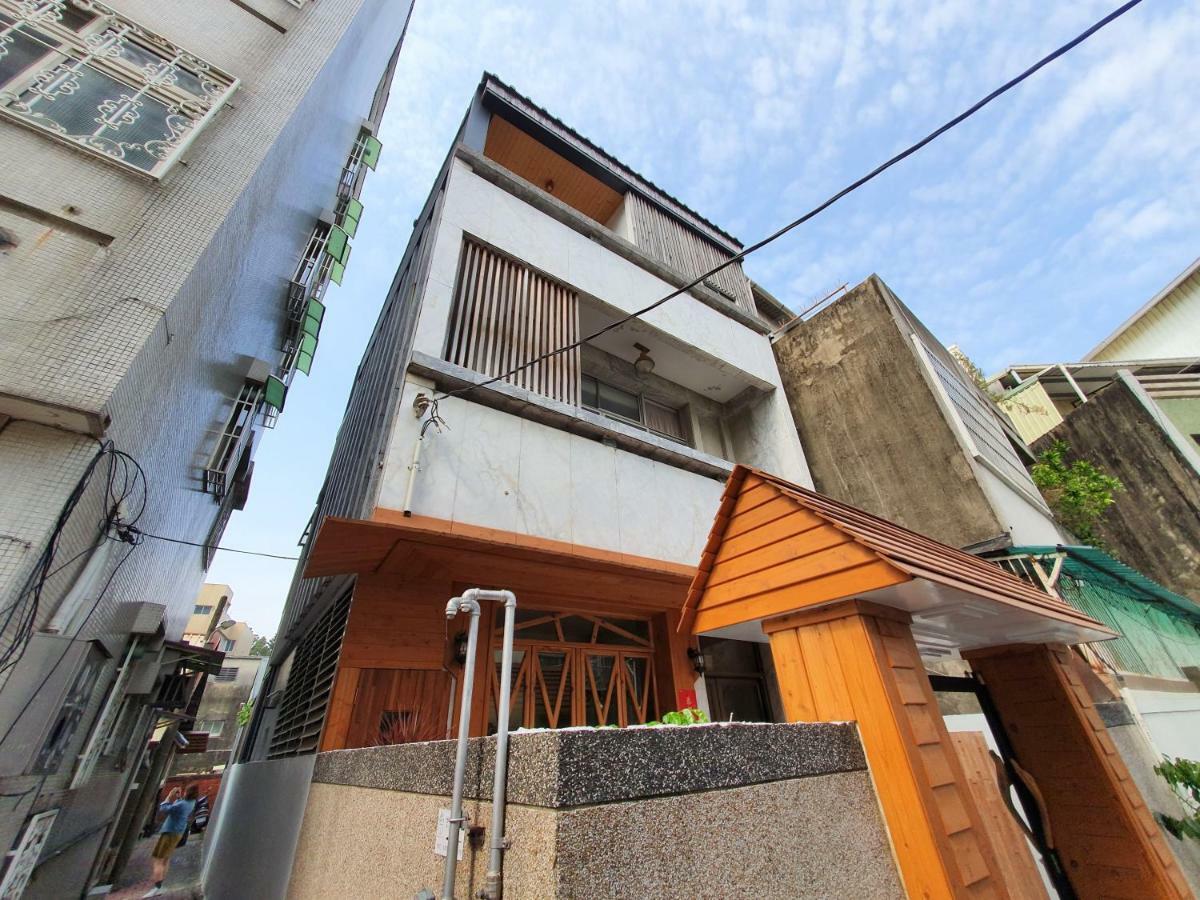 Honey House Tainan Bed and Breakfast Exteriör bild