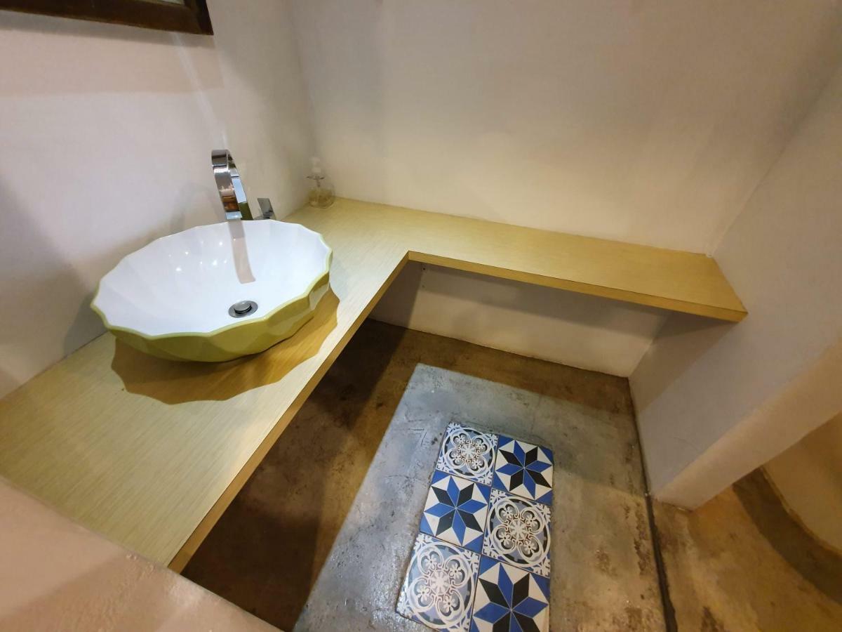 Honey House Tainan Bed and Breakfast Exteriör bild